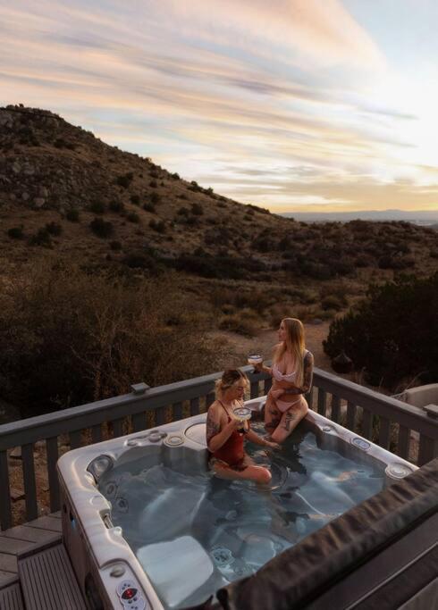 Best Views In Albuquerque With Hot Tub And Pool Apartment Bagian luar foto